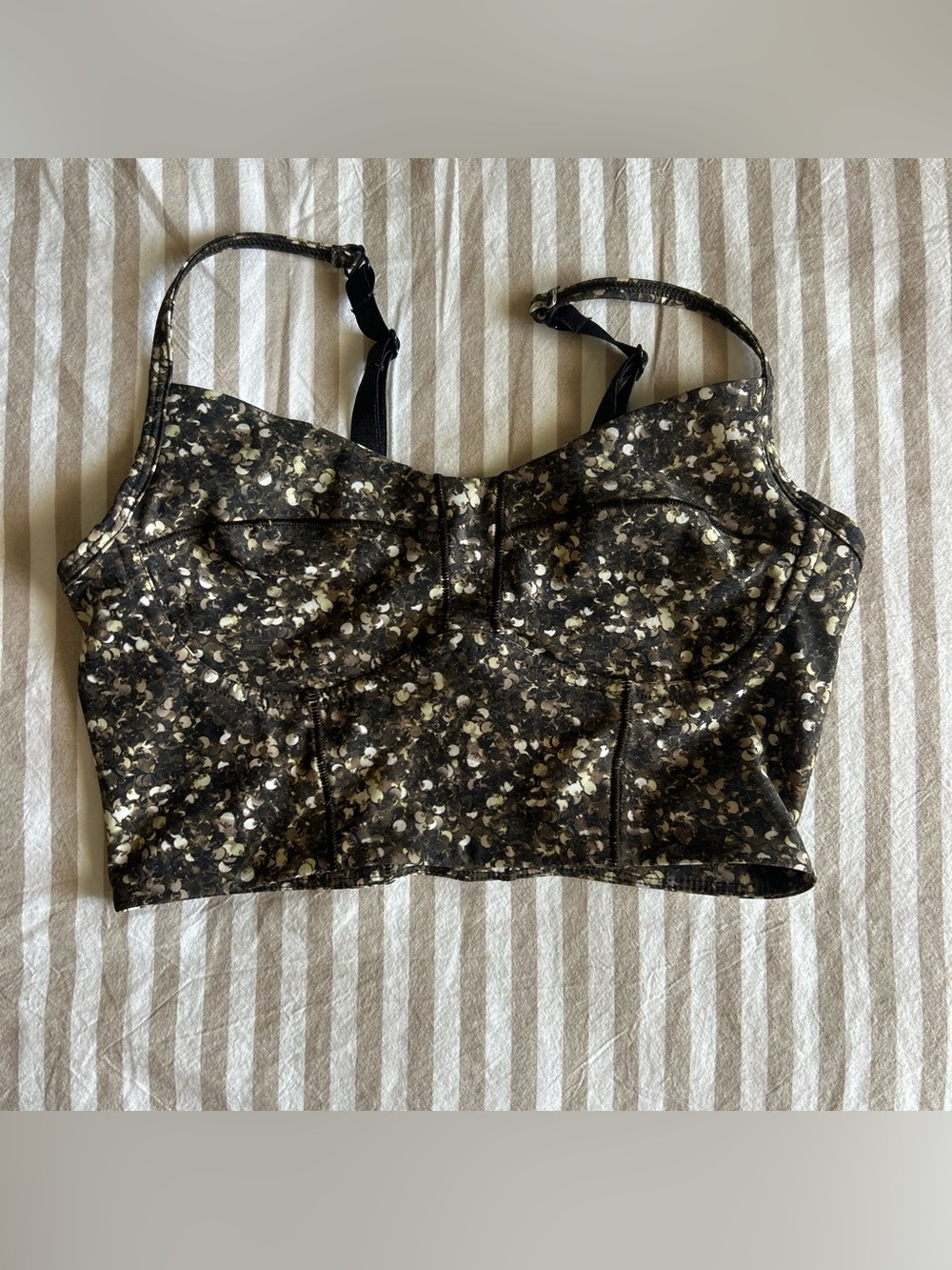 Lululemon sports bra